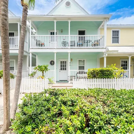 A Siesta Bay By Avantstay Key West Walkable Gated Community Shared Pool Week Long Stays Only